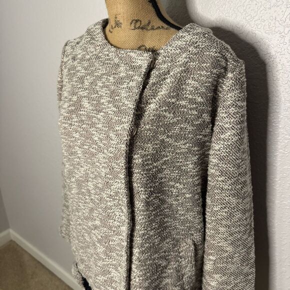 LOGO By Lori Goldstein Boucle Coat Caridgan Fringe Detail Gray Side Snap Size M - Picture 2 of 10